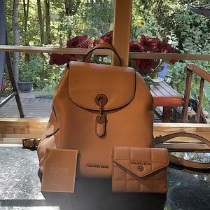 Michael Kors vanilla/ acorn bag w/ matching wallet